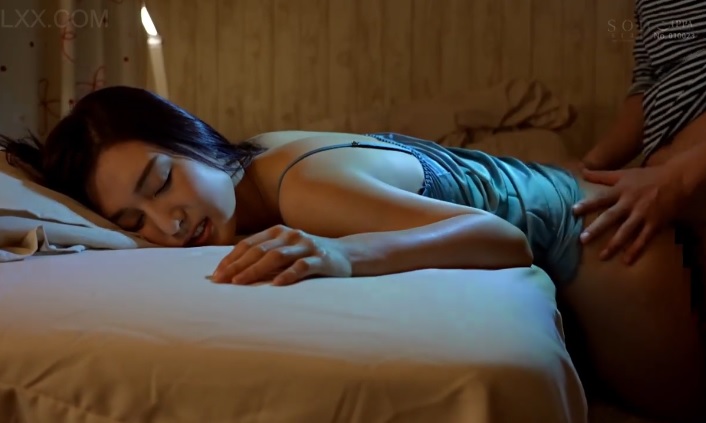 Nghịch lồn em vợ đang ngủ Iori Kogawa